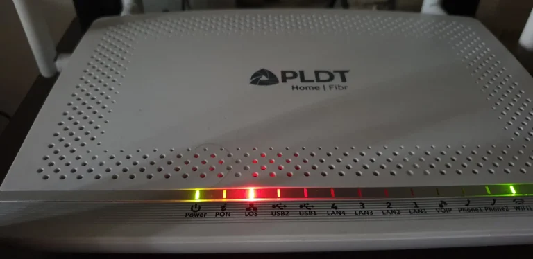 PLDT Router LOS light blinks red